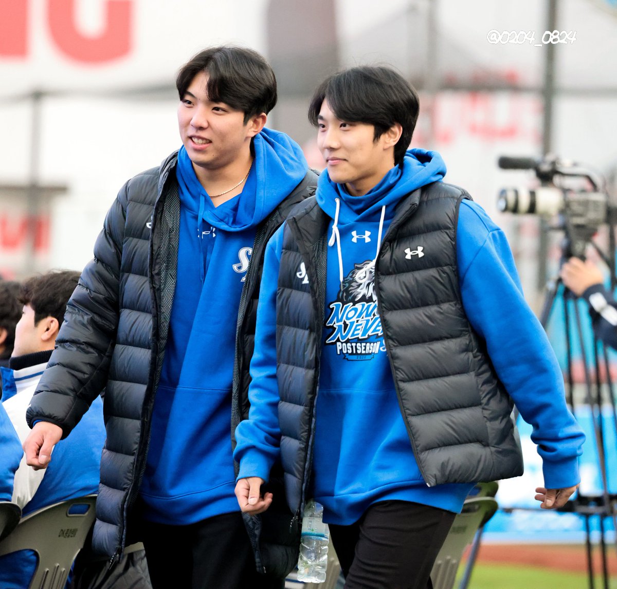 Best Friend

241124 라팍 블루웨이브
#삼성라이온즈 #김영웅 #이재현