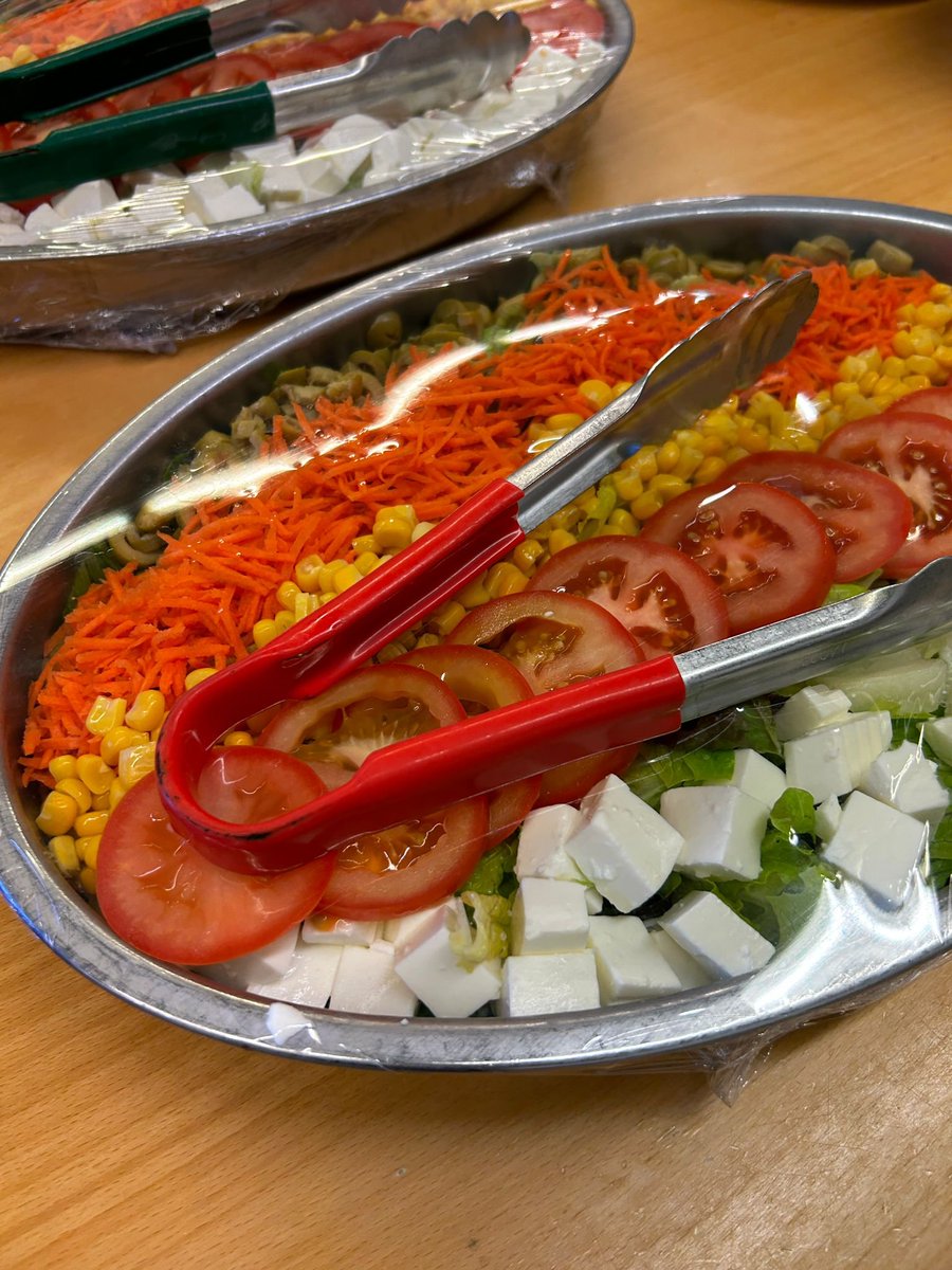 Divendres passat membres de l'AFI vam dinar a l'escola. La tan aclamada lasanya de llenties + amanida de proximitat. 
Espectacular! 
Agraïments a <a href="/Paidoscat/">Paidos</a> i en especial a les cuineres que cada dia cuinen amb tota la seva estima per les nostres filles/s ❤️❤️‍🔥