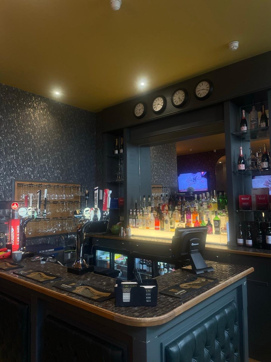 PhoenixHotelliv's tweet photo. Drinks are calling, and the answer is Phoenix Bar!  We’re open: Sunday to Thursday: 3 PM – 10:30 PM  Friday &amp; Saturday: 12 PM – 10:30 PM  Perfect for casual meetups, celebrations, or a relaxing evening #Exploreliverpool #Cocktail #Weekend #beer #beerlover #liverpool #hotel https://t.co/L7DIYCCcQc