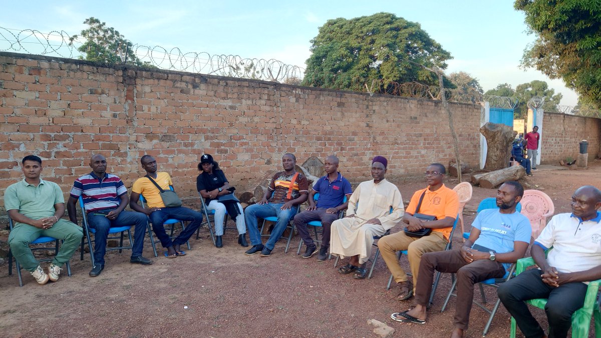 SawadogoAbd's tweet photo. Je reviens de Zémio où l’engagement des acteurs humanitaires auprès des communautés affectées, en appui aux efforts du gouvernement, reste impressionnant malgré les conditions difficiles. Nous demeurons engagés auprès des populations les plus vulnérables où qu’elles se trouvent. https://t.co/egv1mDyH19