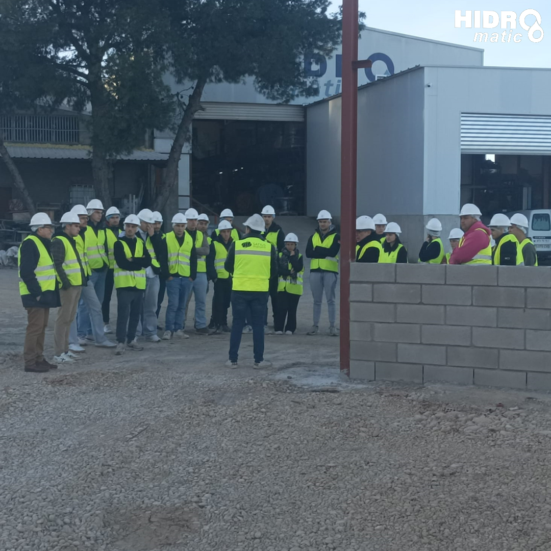HidromaticPonen's tweet photo. 🗓 El pasado viernes 22 de noviembre, en Hidromatic recibimos la visita de un grupo de estudiantes de la Escuela Técnica Superior de Ingeniería Agroalimentaria y Forestal y de Veterinaria. 🎓🎓
👷‍♂️ Visitaron la obra en construcción de las nuevas instalaciones de Hidromatic para: https://t.co/GasscaWHsC