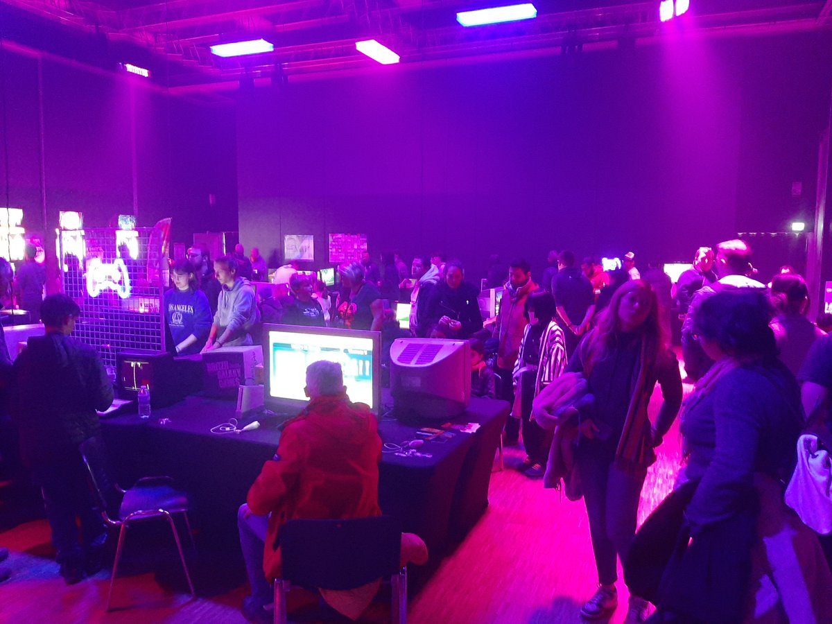 CRaZYEsports's tweet photo. Quel week-end incroyable au #BreizhGalaxyGames 2024 ! 🎮🔥

Des moments de jeu, d’échanges et de passion partagés avec un public enthousiaste ! 🙌

Merci à tous ceux qui ont contribué à rendre cet événement inoubliable ! 📸👇

 #SalonJeuVidéo #RegionBretagne #Esport https://t.co/8rCmcvv318