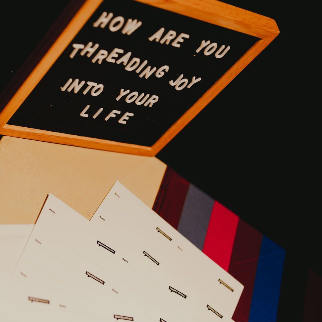 creativemorning's tweet image. How are you threading joy into your life? Love this question for the icebreaker name tags at our New York chapter's November event. #CMthread @newyork_cm