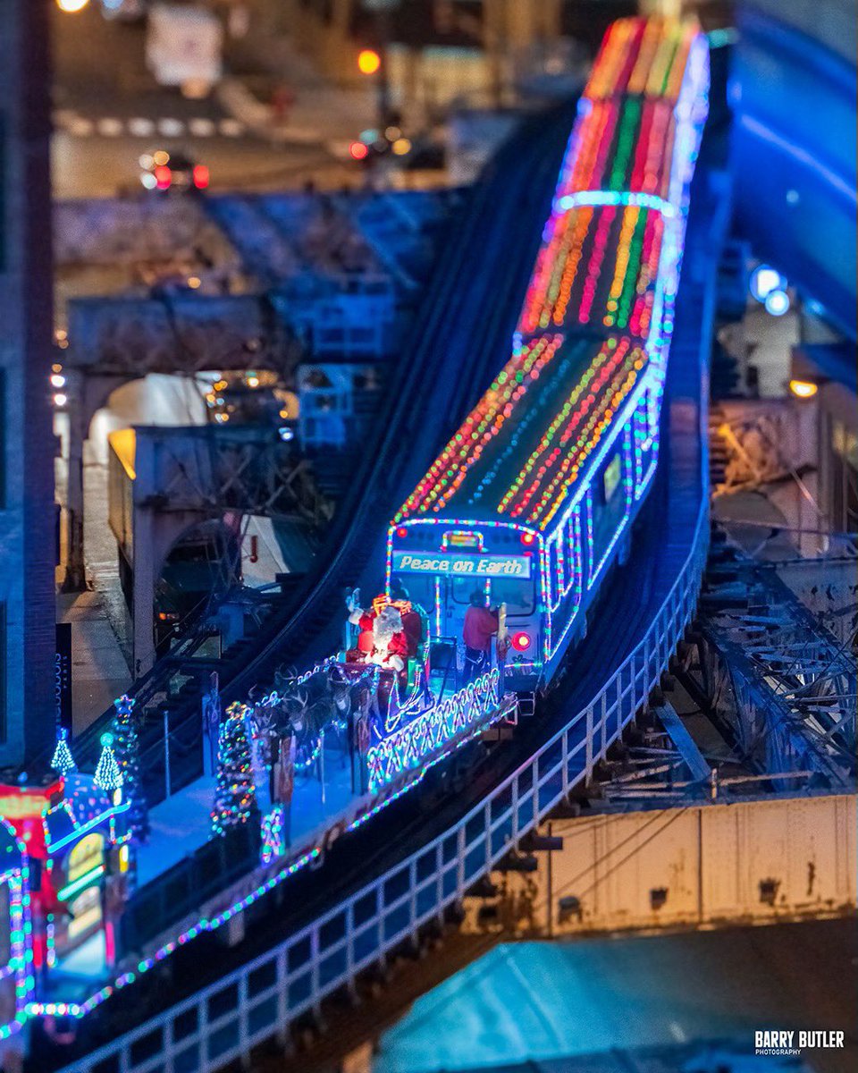 Santa!   I know him.  #chicago