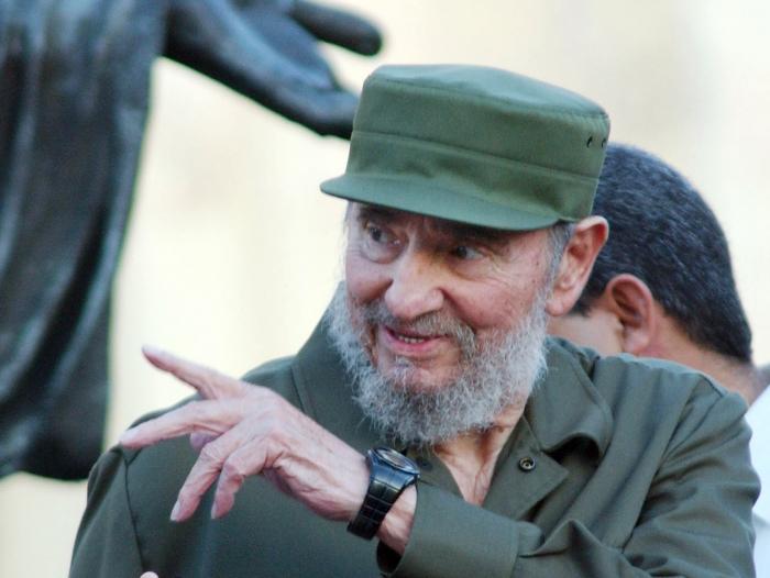 UebServicioA's tweet photo. La escalinata de la Universidad de La Habana será sede este lunes del  homenaje de la juventud cubana al líder histórico de la Revolución,  Fidel Castro, a ocho años de su fallecimiento.
@PaulinoPrezVie1
@Emp_Avilmat
@lopezOsmundo
#Avilmat https://t.co/Z4UobuukFt