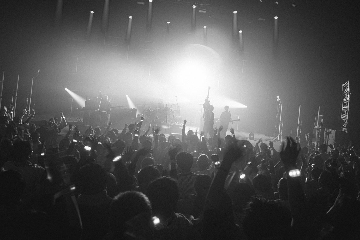 boc_official_'s tweet photo. BUMP OF CHICKEN TOUR 2024 Sphery Rendezvous 2024.11.25 @ The Kanazawa Theatre

Photo by Yoshiharu Ota

#SpheryRendezvous 
#BUMPOFCHICKEN #Iris https://t.co/yJVZzNDO2N