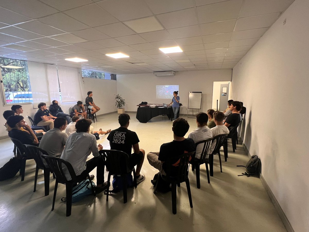 ☑️ Se realizó otra instancia en el Centro de Formación m16. 

Todos los combinados tuvieron actividad, gris y naranja en cancha y rosado un taller de nutrición. 

🔜 Próximas actividades: viernes 29/11 y viernes 6/12.

🤝 <a href="/RugbyUruguay/">U.R.U.</a>