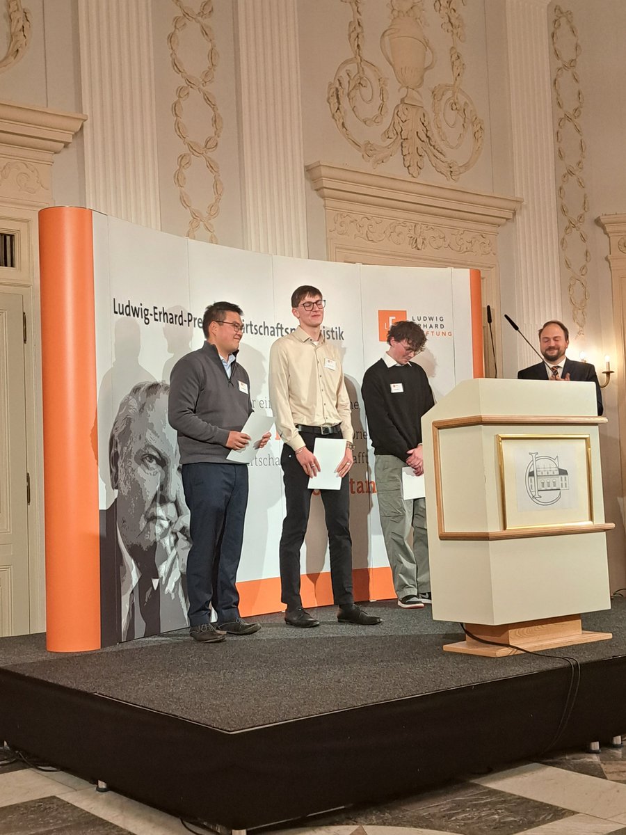 Stefan Kolev (@ordoliberalbg) on Twitter photo Am Donnerstag verlieh die <a href="/LEStiftung/">Ludwig-Erhard-Stiftung</a> in Bonn den Ludwig-#Erhard-Preis 2024 an Susanne Klatten und Gerald Braunberger (<a href="/FazitBlog/">Fazit-Blog</a>), den Förderpreis u.a. an <a href="/AnselmKuesters/">Anselm Küsters</a> sowie den Schülerpreis gemeinsam mit der @ASM_e_V. Das Video wird zeitnah online sein. Am Donnerstag verlieh die <a href="/LEStiftung/">Ludwig-Erhard-Stiftung</a> in Bonn den Ludwig-#Erhard-Preis 2024 an Susanne Klatten und Gerald Braunberger (<a href="/FazitBlog/">Fazit-Blog</a>), den Förderpreis u.a. an <a href="/AnselmKuesters/">Anselm Küsters</a> sowie den Schülerpreis gemeinsam mit der @ASM_e_V. Das Video wird zeitnah online sein.