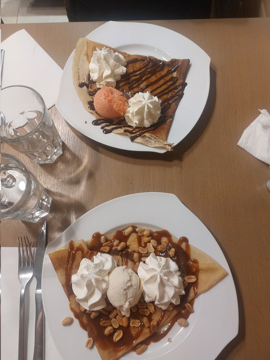 Mathildetwit98's tweet image. Promenade en bord de mer en Bretagne 🦞🍂⛵️