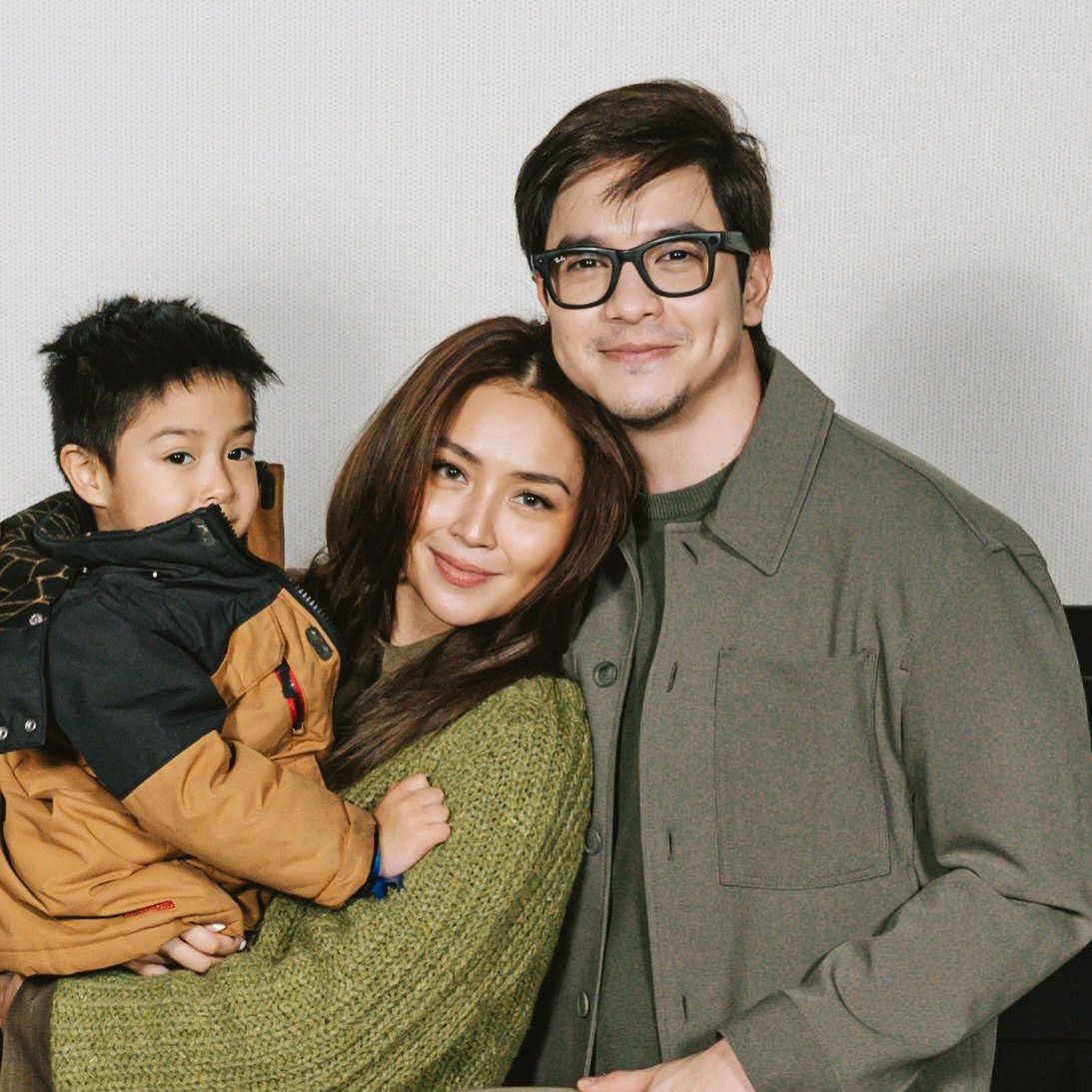 TheResearcherQ's tweet photo. Sana masaya ka na Kath sa pamilyang sinira mo. 

No to Solo Projects https://t.co/h4cX2cScbK