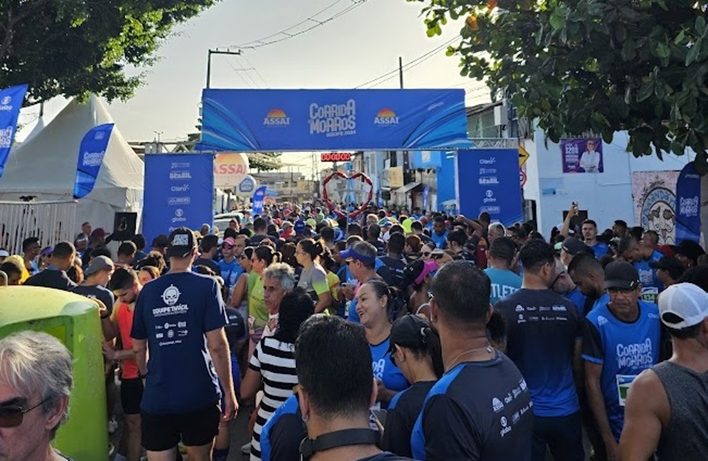 perunning's tweet photo. Neste domingo o Morro da Conceição foi palco de uma celebração que uniu esporte, cultura e inclusão social. A Corrida dos Morros reuniu mais de três mil pessoas que encararam os percursos de 1,6, 4 e 8 km em uma experiência única e marcante.

SAIBA MAIS: https://t.co/x6JngOtuGj https://t.co/vAQgGuO79l