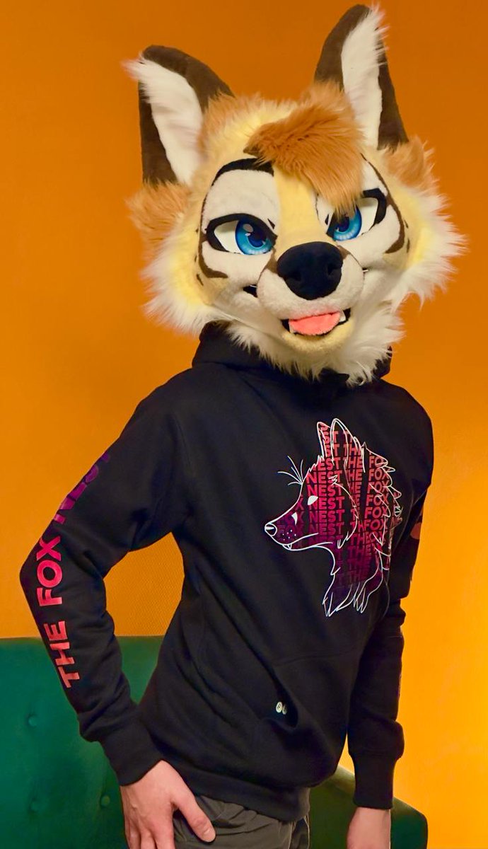 TheFoxNestStore's tweet image. The Fox Nest, gradient and a real Fox 🦊

Coming in December 👀