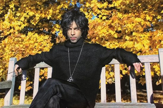 princ3ipal's tweet photo. 1999 Steve Parke photo taken from a BBC Prince Icon video screengrab....
#Prince #SteveParke #PrinceIcon #Princ3ipal https://t.co/6pOt6SC27J