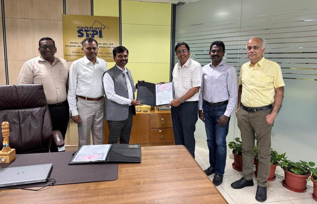 With the signing of MoU btwn  AIC STPINEXT Initiatives represented by Sh.Mahadesha V. CEO FinBlue STPI #FinTech CoE &amp; Campus Angels Networks represented by Sh.K.Chandran,MD &amp; CEO, STPI startups can get access to fund raising opportunities.

#STPIFinBlue 

<a href="/arvindtw/">Arvind Kumar</a> | <a href="/mahadesha_v/">Mahadesha V</a>