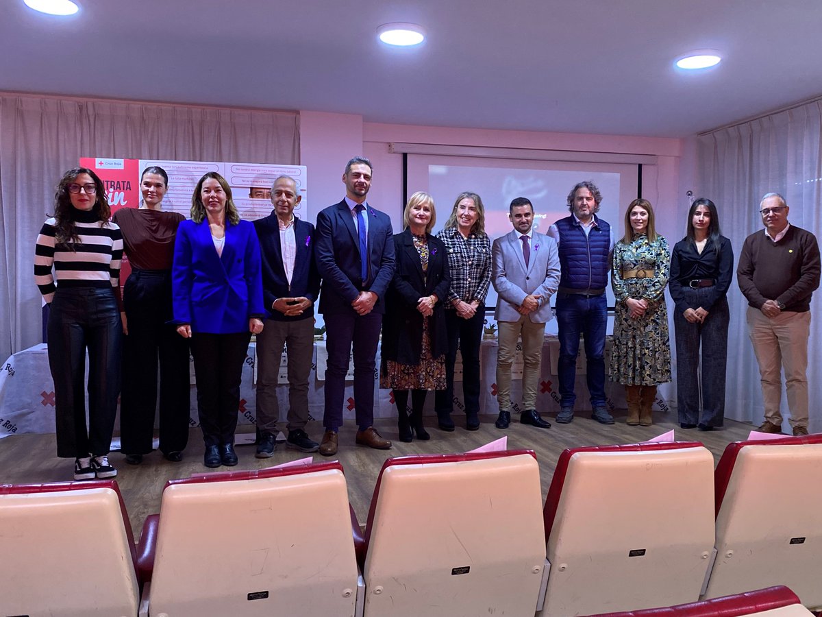 crecyl's tweet photo. Hoy hemos querido romper estereotipos y derribar muros para apostar por la igualdad en el acceso a un empleo a través de la campaña 'Contrata sin'. Una acción que no tendría sentido sin el apoyo de las más de 900 empresas colaboradoras y sin el apoyo de la
@jcyl. https://t.co/PjRfUnejtq