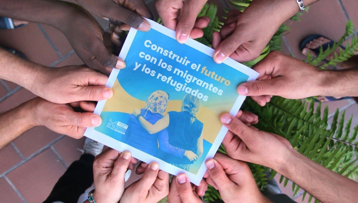 _CARITAS's tweet photo. Luces y sombras en la Ley de Extranjería: la aplicación del nuevo reglamento tendrá graves consecuencias para las más de 190.000 personas solicitantes de asilo que se encuentran pendientes de resolución o admisión.

🔗https://t.co/hEGkNPs5b5 https://t.co/GfoRglBIsG