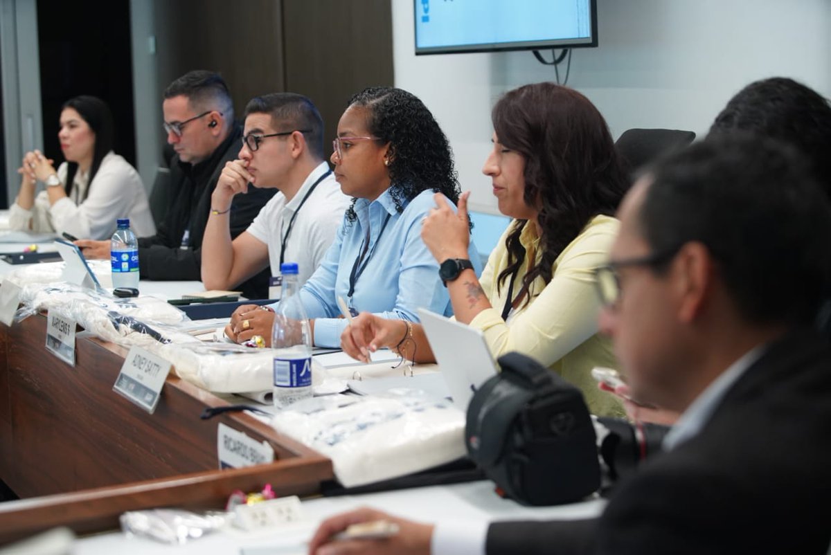 ✨Comenzamos la semana recibiendo en nuestra Universidad a un grupo de 26 secretarios de educación de diferentes lugares de nuestro país 🇨🇴 que participan del programa Liderazgo para la Transformación 🚀, organizado por la Fundación Empresarios por la Educación <a href="/Fundacion_ExE/">FundaciónExE</a>.