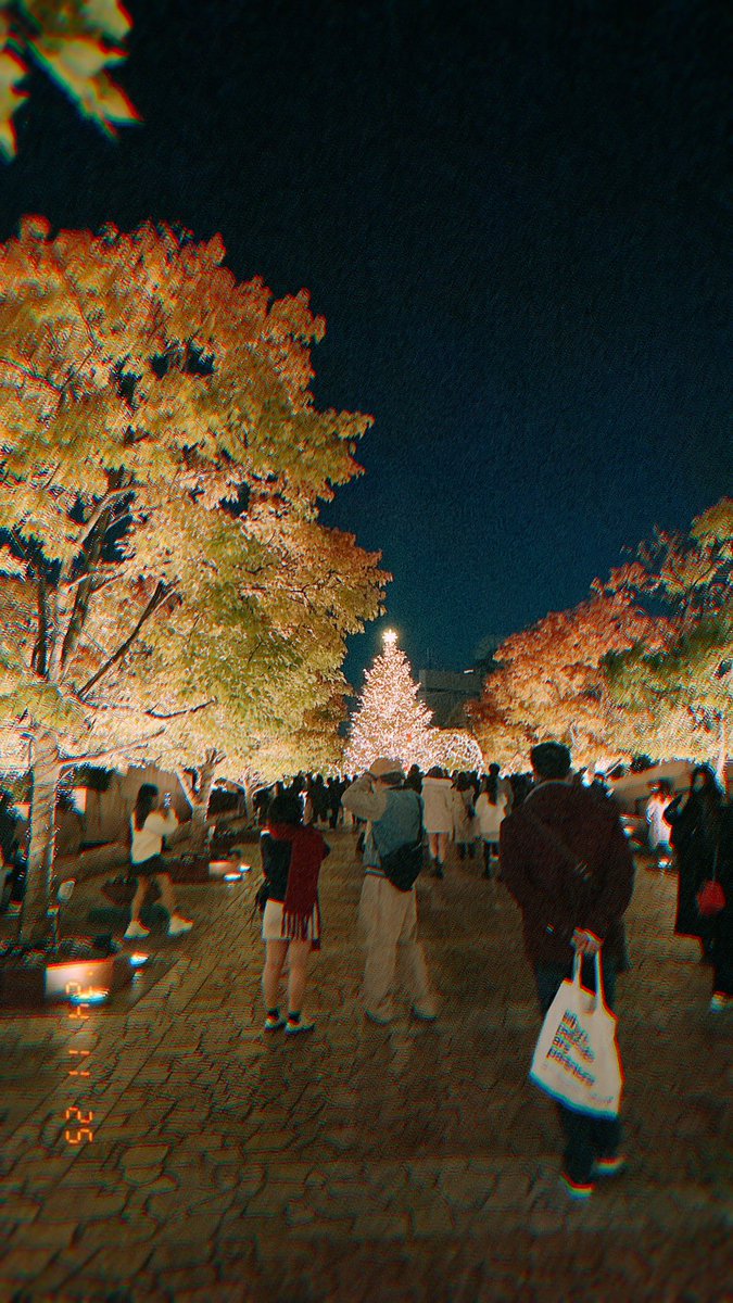 fafafa2483's tweet photo. 今年も恵比寿のイルミ見てきた https://t.co/FxpbRdj4g5