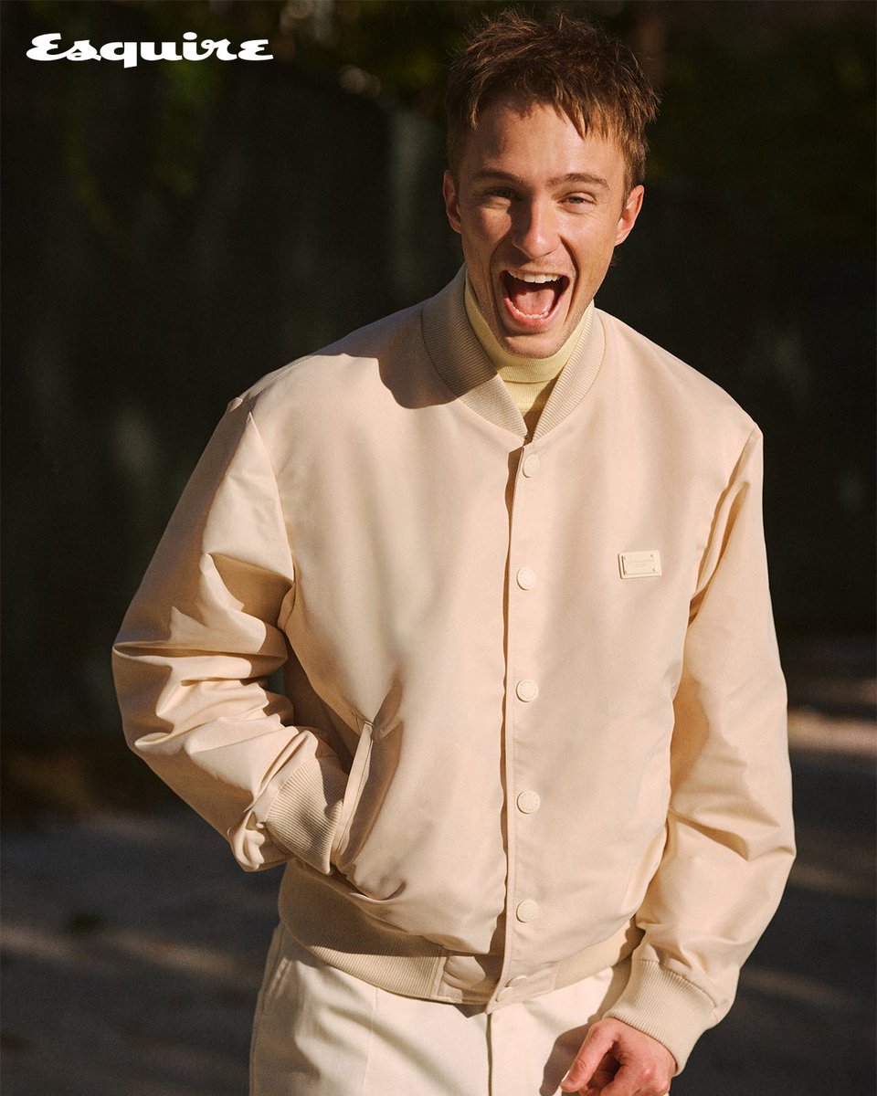 ultragloss's tweet image. went to dinner with drew starkey for @esquire — this is how it went esquire.com/entertainment/…
