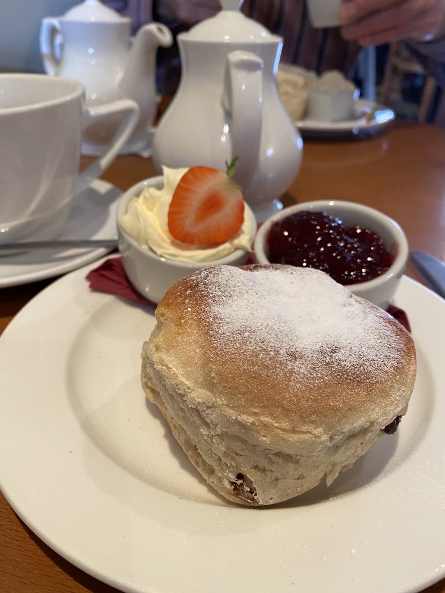 Cazlar123's tweet photo. @DailyPicTheme2 A cream tea would always #revitalise me
#DailyPictureTheme https://t.co/nbZg2Qn7fB