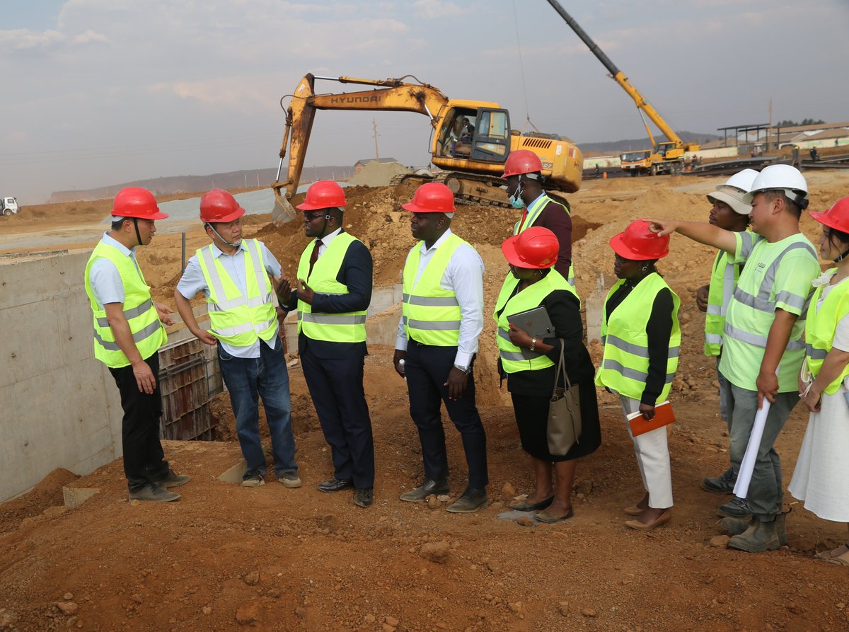 CaastMediaGroup's tweet photo. Chinese cement production giant sets US$15 million plant in Zimbabwe
Read more on the link below:
https://t.co/nGDLsb7VE4
#construction #cement #HuaxinZimbabwe #zimbabwe #builders #structureanddesign #building #development #zimbabwechina
📷 https://t.co/gUqEgE4GmG