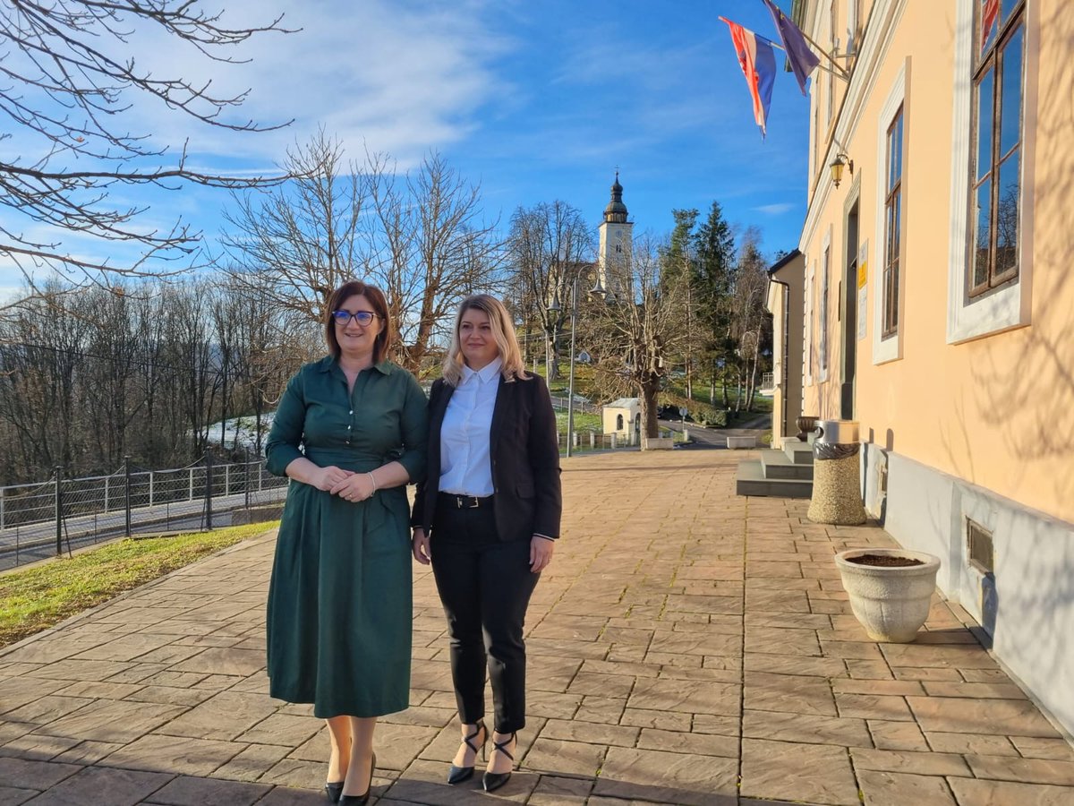 Dan općine i župe -  Zagorska sela, Sv.Katarina.
Lijepo je vidjeti malu sredinu koja se lijepo razvija i koja je toliko ponosna na svoju tradiciju i najvažnije na svoje ljude.
Drago mi je da iza velike većine njihovih velikih i "malih" projekata stoji <a href="/VladaRH/">Vlada Republike Hrvatske</a>