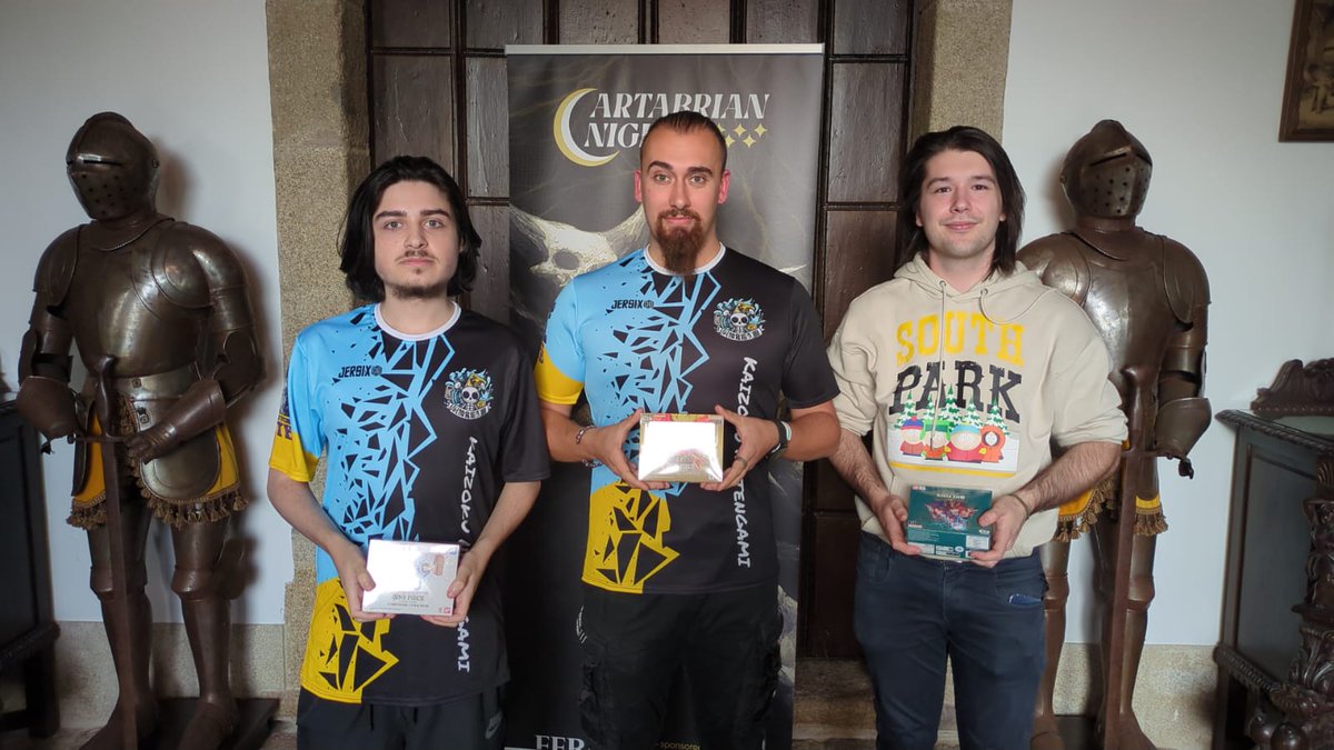 Os dejamos por aquí el Top de este fin de semana de One Piece en <a href="/ArtabrianNights/">Artabrian Nights</a>  organizado por <a href="/EldritchGate/">Eldritch Gate</a>  y <a href="/AstoraComics/">Astora Cómics</a>  . POR SUPUESTO 2 de los top son nuestros tripulantes Riolu (grumete) Yeray (Contramaestre)