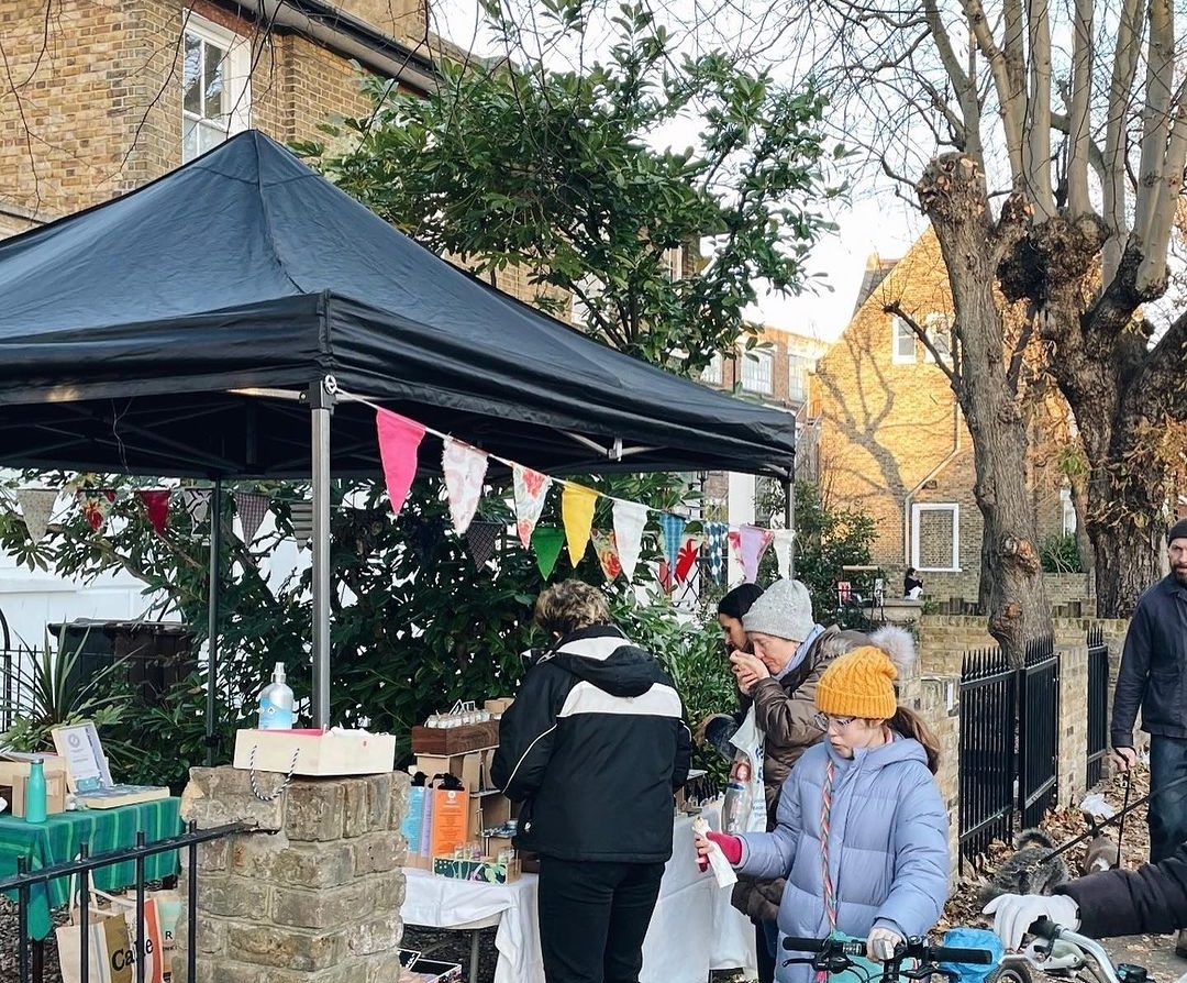 🎄Get into the festive spirit with Christmas fairs in Hackney.  thebenyonestate.com/news/2024/get-…
