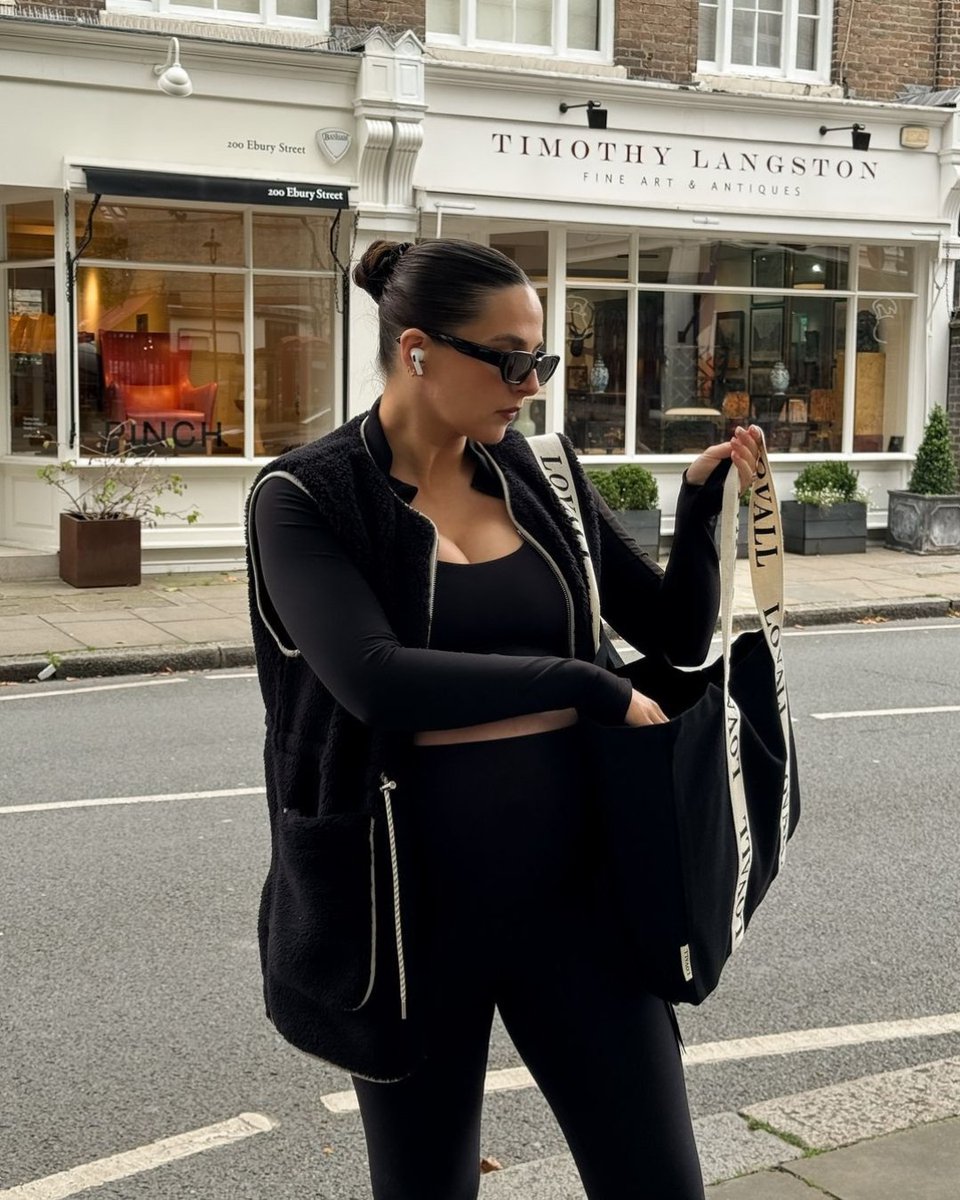 We love this bumpfit 🤰💫

NOW LIVE: Black Friday Sale 🖤
Shop up to 50% off our award winning Maternity Collection including our 24/7 Revitalise Collection 🛍️