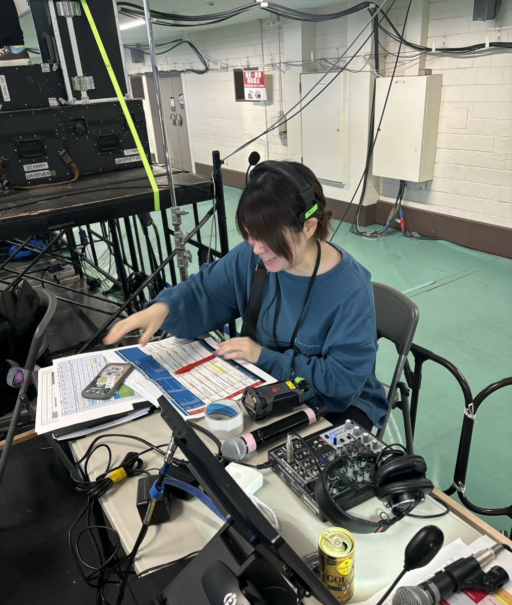 toughguy_fukuda's tweet image. ディレクターの内田。イベントの演出です。いい加減休んで下さい。　#三四郎ANN武道館 #三四郎ANN0