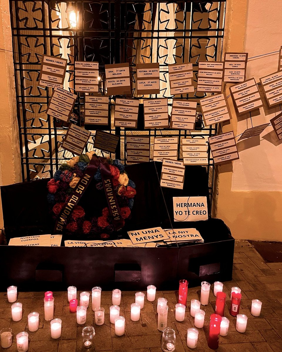 emprendada's tweet photo. Molt emotiva la marxa d'ahir en la vigolia del #25N

Avui serem a les 19h a sa Plaça de Sa Graduada (als jutjats) . Llegirem el manifest, ens acompanyaran algunes poetes i, juntes direm "La vergonya ha de canviar de bàndol"

Us esperam a tots i totes! https://t.co/jKEI5YwA9H