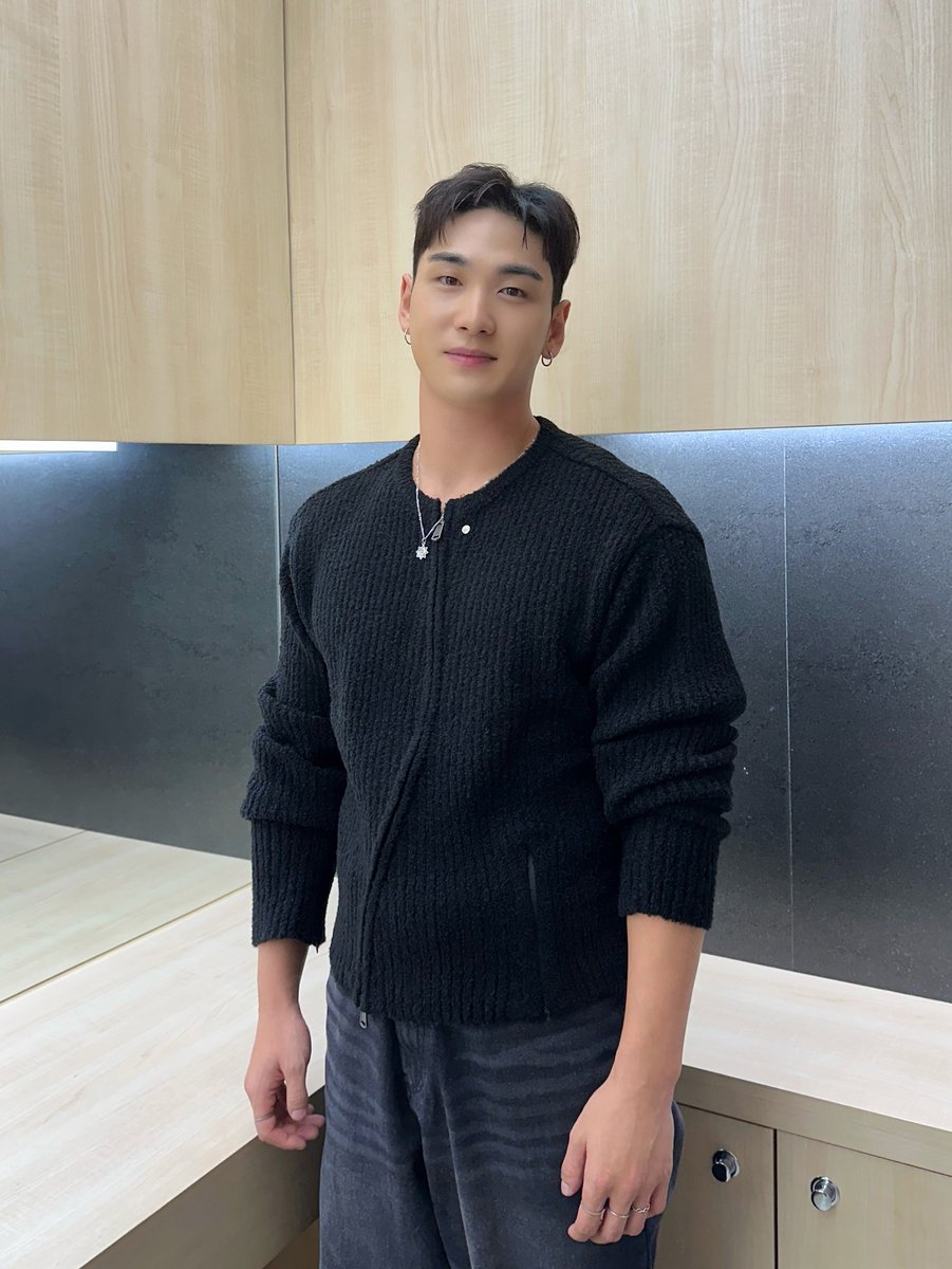 [#B_hind]
2024.11.25
#탐정들의영업비밀
  
#백호 #강동호 #BAEKHO #KANGDONGHO