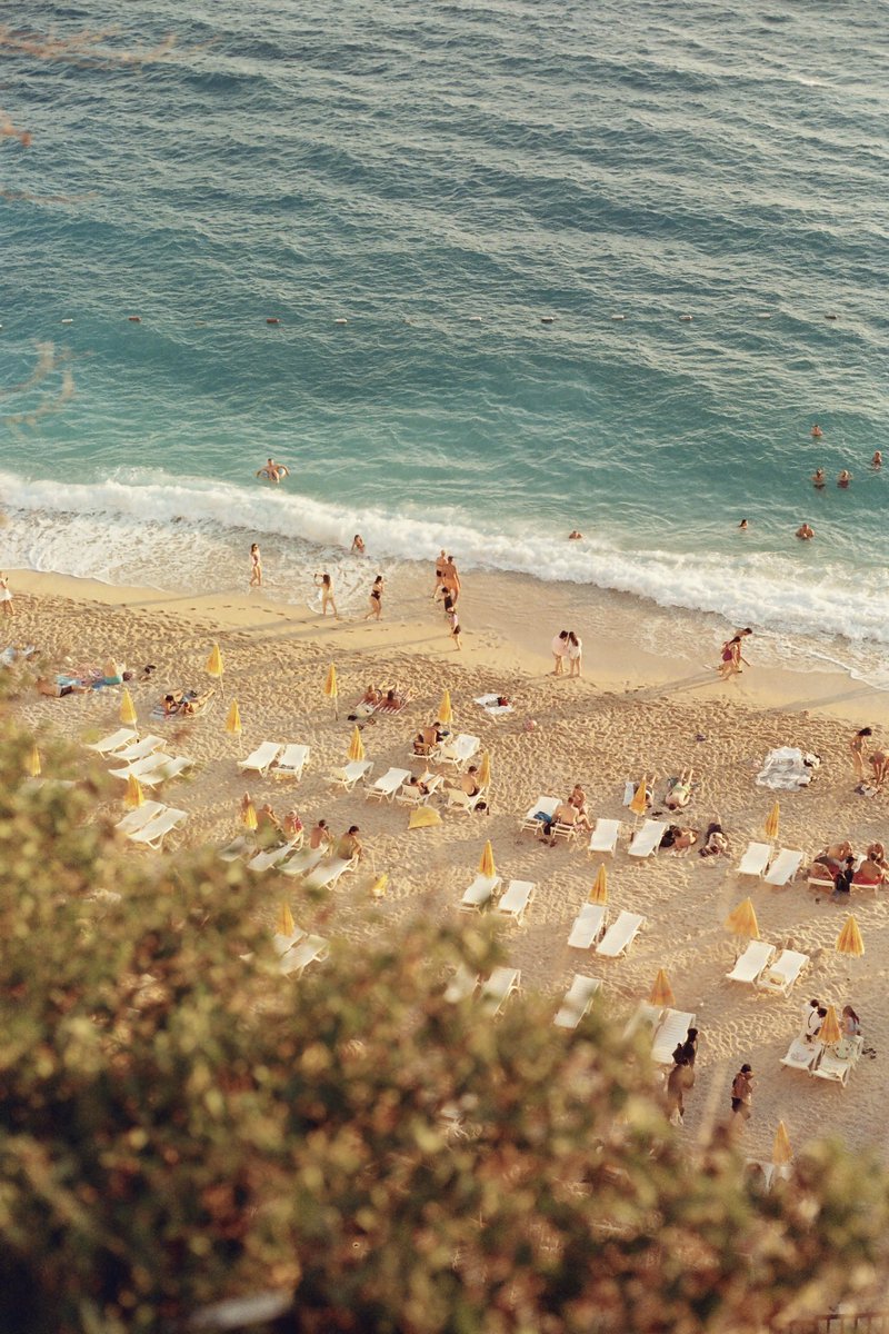 Kaputaş’ta gün batımı. 

35mm - lomography 400 🎞️
