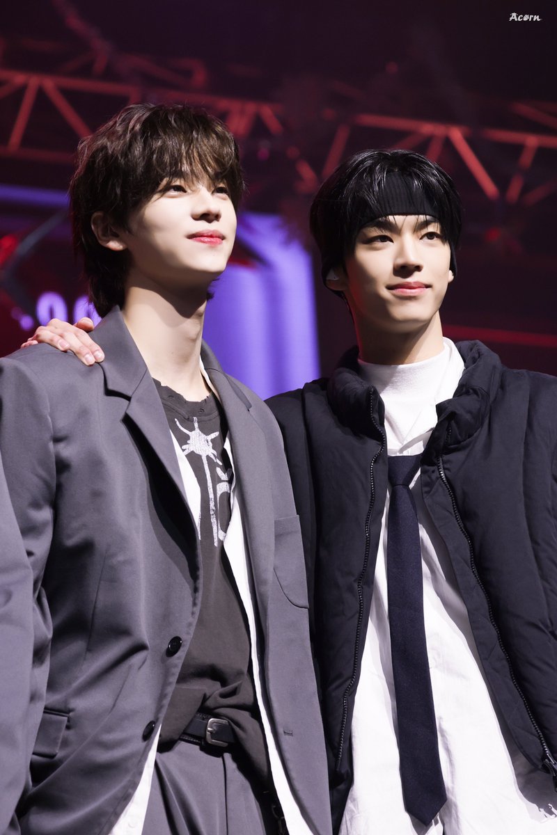 241125

#TWS #투어스 #유도즈  
#신유 #SHINYU  #도훈 #DOHOON