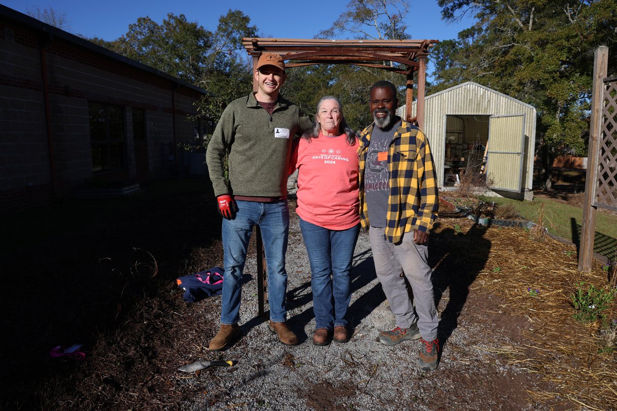 Employees across CWS volunteered for the Days of Caring through <a href="/TridentUWay/">Trident United Way</a>! They rolled up their sleeves and got their hands dirty to give back to <a href="/Habitat_org/">Habitat for Humanity</a>, <a href="/NorthCharleston/">North Charleston</a>, <a href="/TeamDDTwo/">Dorchester School District Two</a> and Helping Hands. #CharlestonWaterConnects