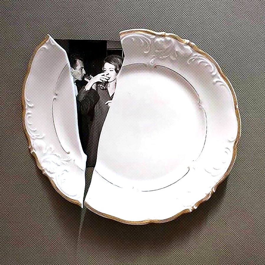 ︎

“มึง คุณวิลมีแฟนแล้วเหรอวะ”

เพียงประโยคเดียว กลับเรียกความสนใจของพนักงานเงินเดือนเกือบสิบชีวิตบนโต๊ะอาหารที่กำลังสนทนาสัพเพเหระกันอย่างออกรส ให้หันมาพุ่งเป้าที่เจ้าของชื่อได้อย่างง่ายดาย

 ︎