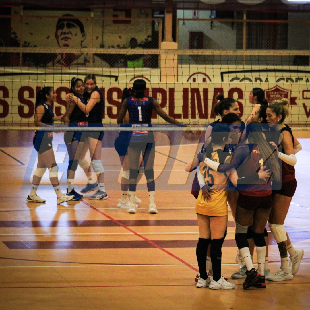 eldiezperu's tweet image. ¡LA NOCHE DE LAS #PUMAS!

El equipo de voley de #UniversitarioDeDeportes  venció por 3 sets a 2 a #Circolo en lo que fue su noche de presentación de cara a lo que será la Liga Peruana de Voley🏐🔥

📸: Olenka Valencia