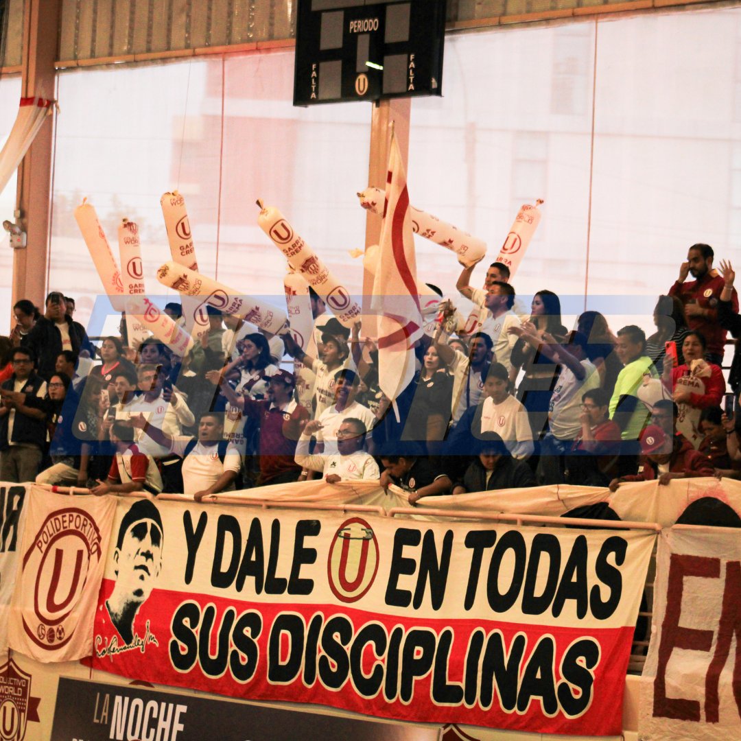 eldiezperu's tweet image. ¡LA NOCHE DE LAS #PUMAS!

El equipo de voley de #UniversitarioDeDeportes  venció por 3 sets a 2 a #Circolo en lo que fue su noche de presentación de cara a lo que será la Liga Peruana de Voley🏐🔥

📸: Olenka Valencia
