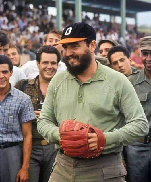 CCTcfgos's tweet photo. A los ocho años de su desaparición física, sigue siendo eterno nuestro Comandante en Jefe en pensamiento y acción. 

#FormaturCienfuegos #minturcuba #formatur #FidelPorSiempre #Cienfuegos #Cuba https://t.co/YzyHAiHRvo
