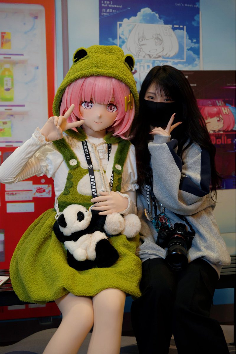 🥸我要跟红豆泥说悄悄话<a href="/HiDolls_mm/">HiDolls</a>，
有小侠姐在我一定会有照片记录的<a href="/emxxNaomi/">Naomi EMO</a>

每年DW <a href="/doll_weekend/">Doll Weekend</a> 都能看好多好多娃娃，真好😆！！！