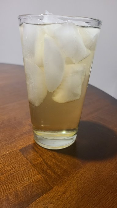 JamesCo59604814's tweet photo. @findomdaddyjosh It is quite delicious, and goes well in a cocktail with vodka. https://t.co/YSZT0m3lJl