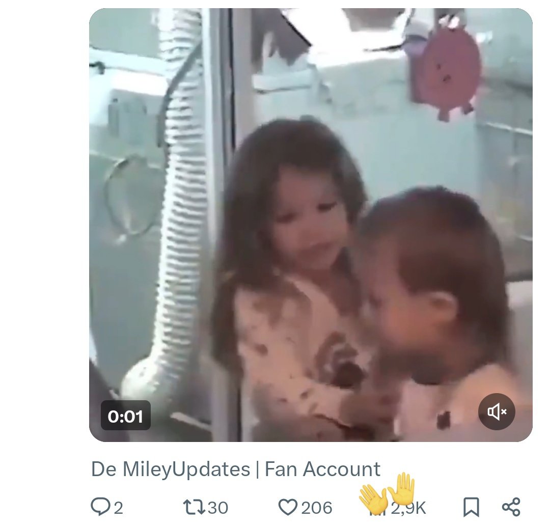 mileyandemetria's tweet photo. gente, quem tem android sabe como eu compartilho o vídeo assim aqui no tt??? antes era só copiar o link mas agr quando eu copio e colo aparece como se eu tivesse citando o tweet 😭 https://t.co/ItUy1D7kOq