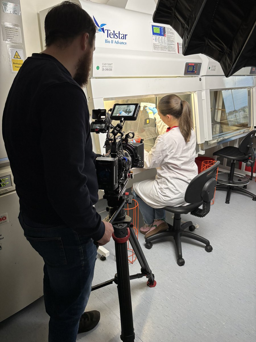 Galway_Reg_Med's tweet photo. Something different was happening for our MSc students today 🎥

Our students were some beautiful models for a new ad campaign heading out soon for @GalwayCMNHS showcasing our course. We can’t wait to see the end results 🥼🧫 https://t.co/GDZrWf26y4