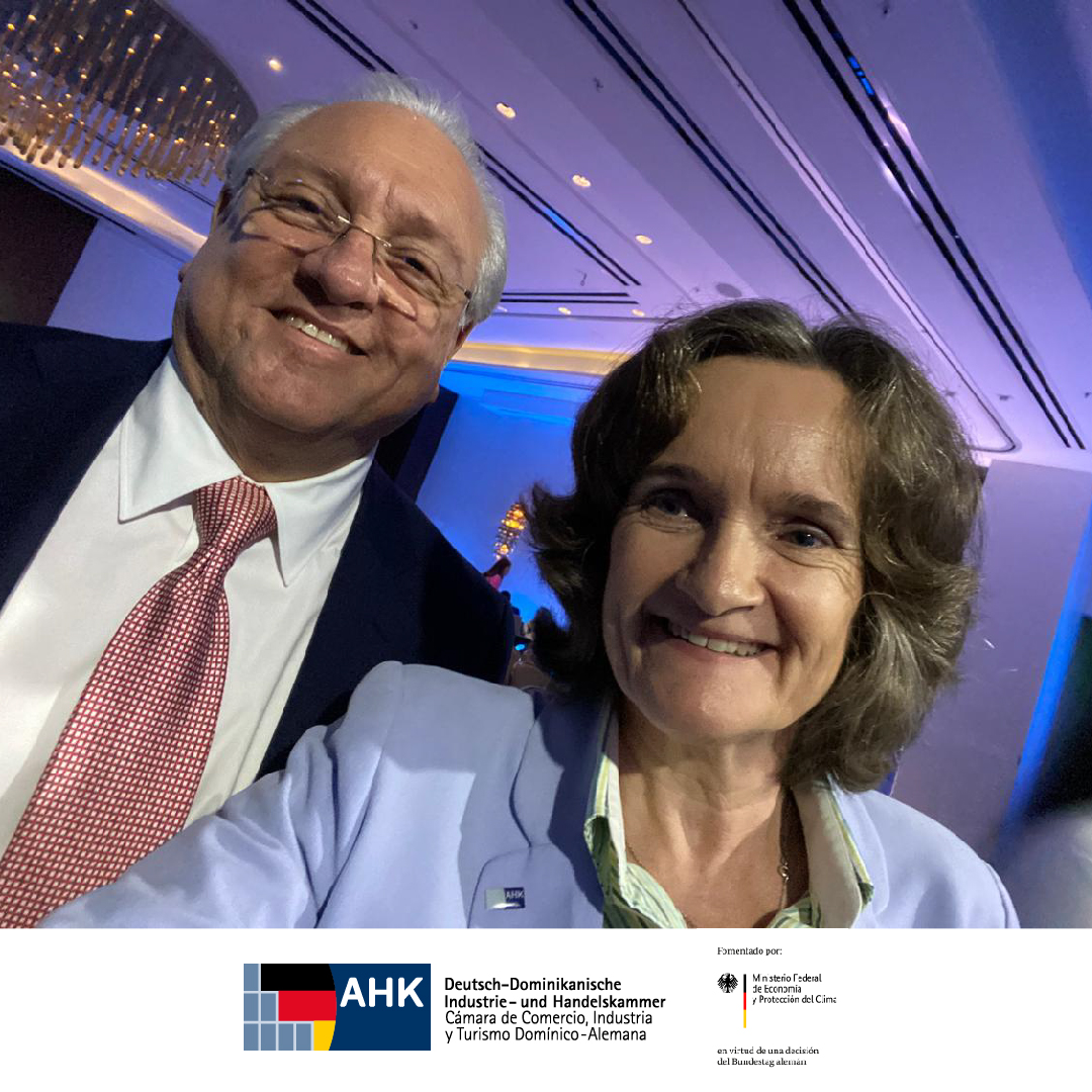 ccdarepdom's tweet photo. Together for a better future!  After the Economic Forum, we are more convinced than ever that education and productivity are the keys to sustainable development. #Collaboration #Future #DominicanRepublic #AHKRD https://t.co/g9Wgvl0ph4