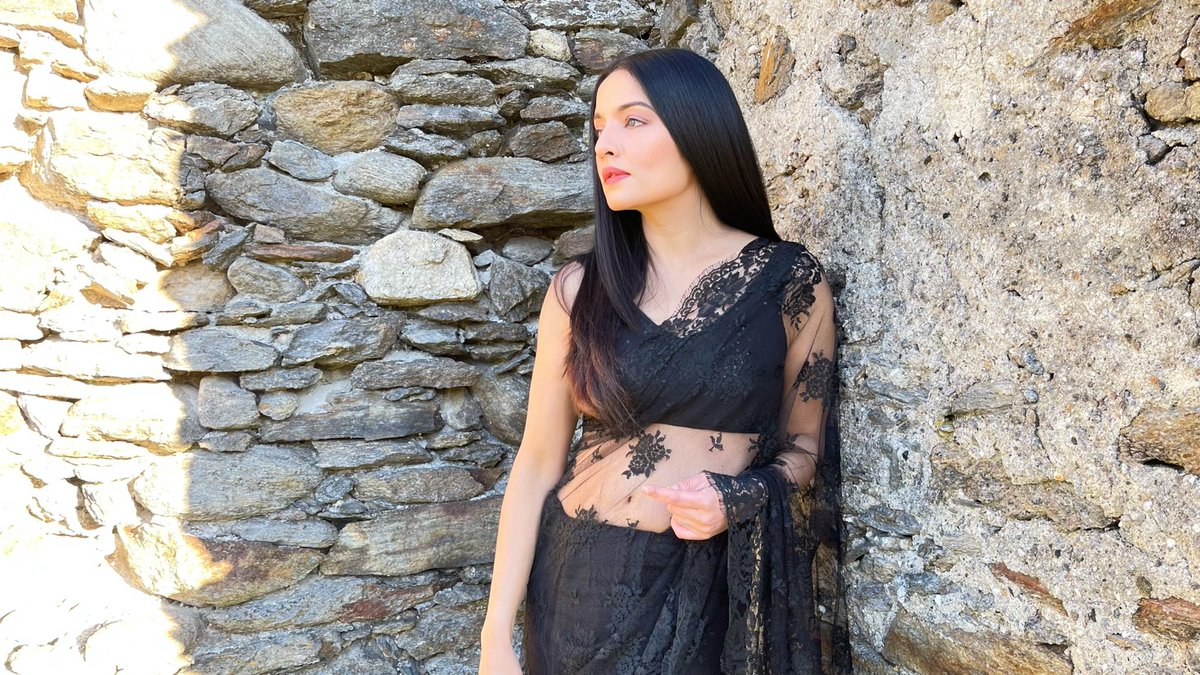 CelinaJaitly's tweet photo. If you’d ask me on this birthday what is the hardest personal battle in life so far— I would say the hardest battle you will go through in your life, is being what you want to be in a world that tries its best to make you like everyone else….

Photo: @peterhaag | Austria 🇦🇹 (EU)

#INDvsAUS #birthdaygirl #Bollywood #celinajaitly #celinajaitley