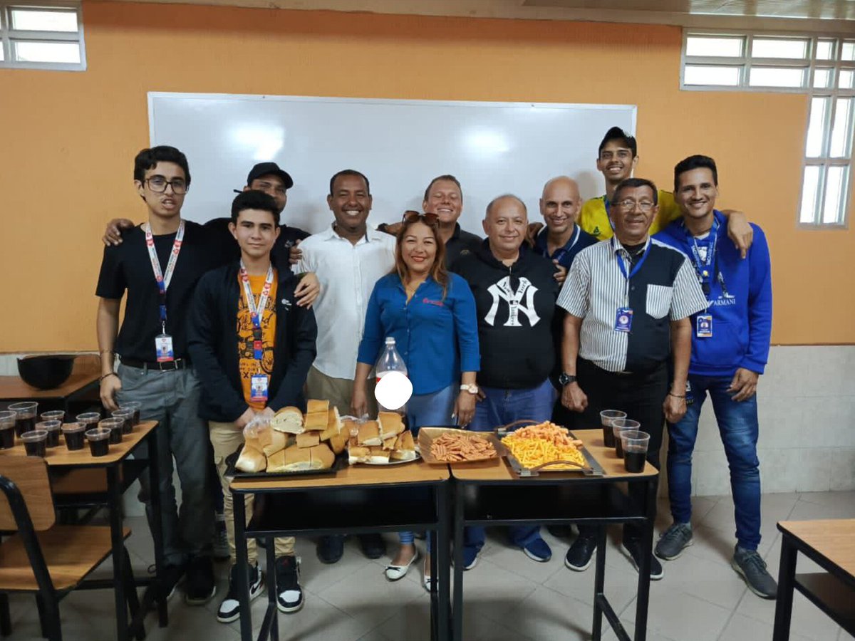 IBarinas21's tweet photo. Participantes de las formaciones Principios de refrigeracion y Herramientas y equipos de  medición, desarrolladas en la Entidad de Trabajo Tecnológico Coronel Agustín Codazzi, culminaron  procesos formativos con significativo intercambio de saberes y compartir

#AprendeLaTécnica https://t.co/IYNPjK2tuL