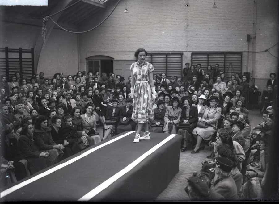 Strike a pose! Fashion show at York Place, Brighton 1949. From the Argus.  #EYAFashion