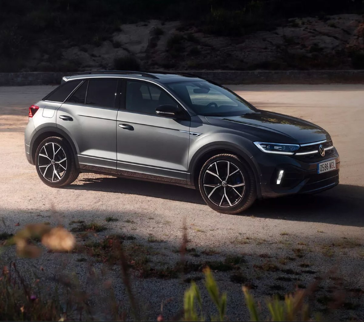 El Volkswagen T-Roc es perfecto para quienes buscan un SUV con personalidad. ⚡️

👉🏻 Ven a probarlo y descubre por qué es el favorito de tantos.

#VolkswagenTRoc #SUVConEstilo