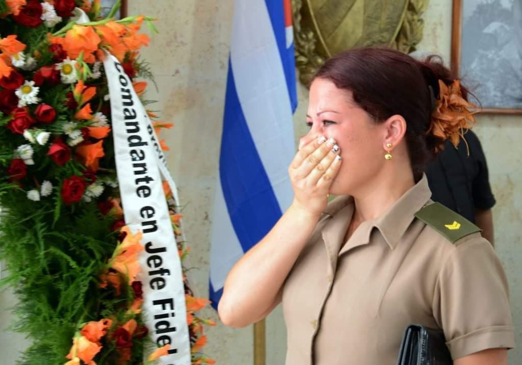 🇨🇺El amor alcanzó su máxima expresión cuando toda Cuba despidió a Fidel.

#FidelPorSiempre