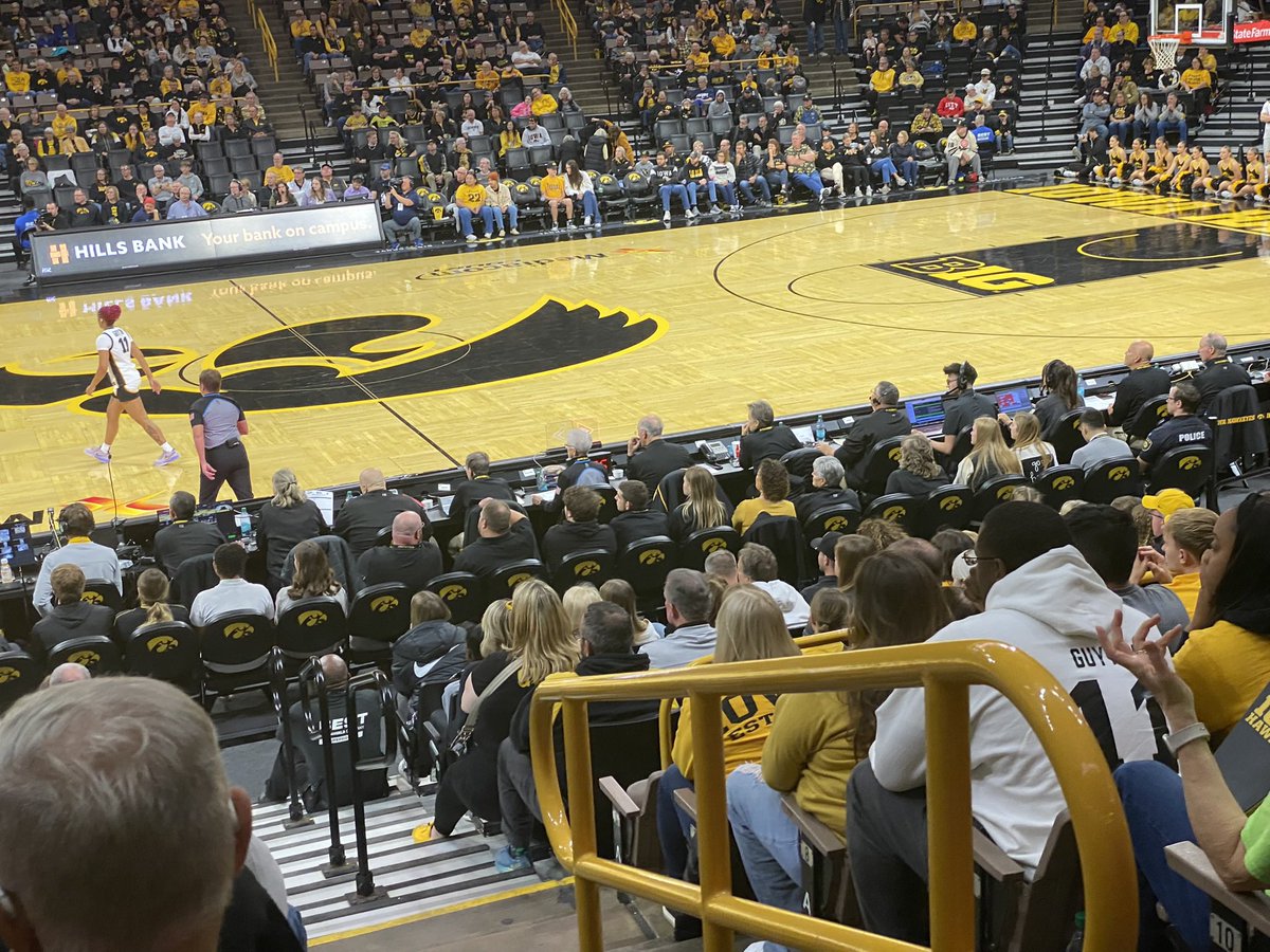 ChrisMartinSBK's tweet photo. @ajguyton @ScottDochterman @goiowa @Raina15 @tania_davis1 @aguyton11 @IowaWBB https://t.co/Rp551QrKTi